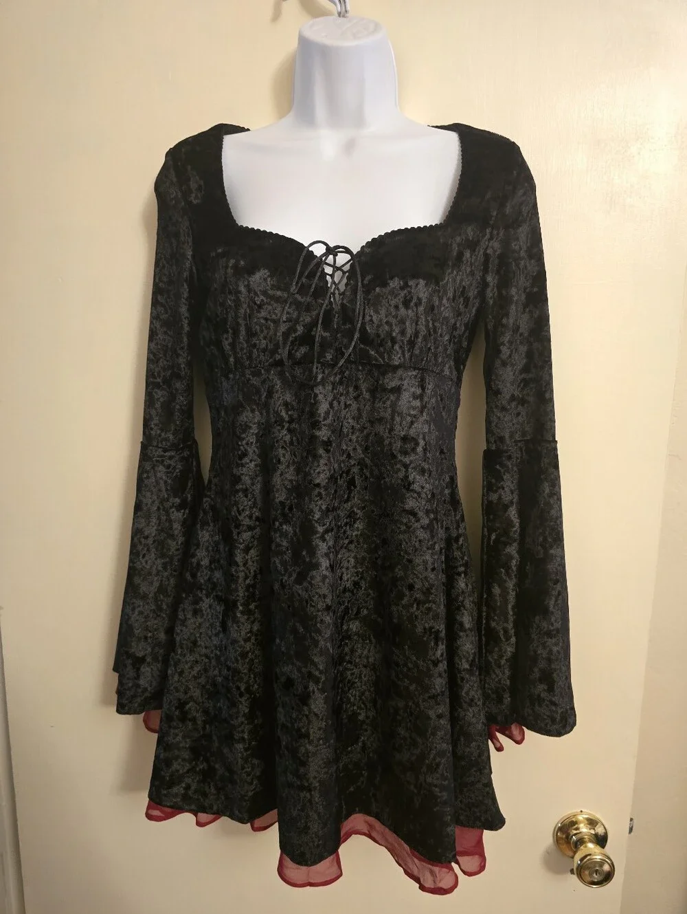 NWT Dolls Kill House of Widow Black Crushed Velvet Lace-Up Bell Sleeve Gothic S - Picture 2 of 8